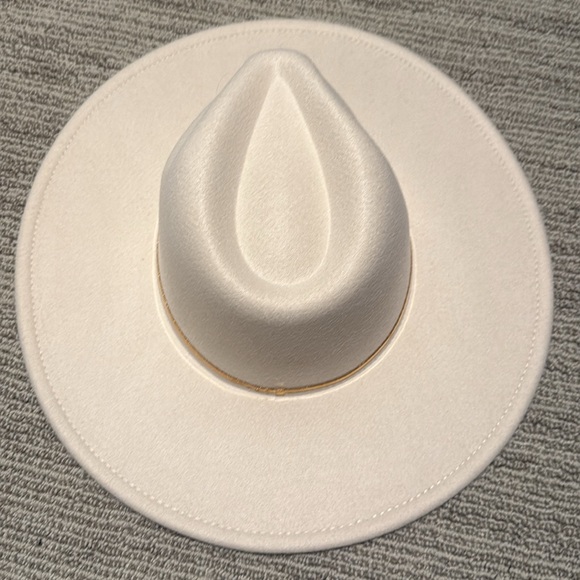 Women's Hat - Picture 2 of 4